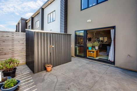 Photo of property in 2/9 Surrey Street, Tawa, Wellington, 5028