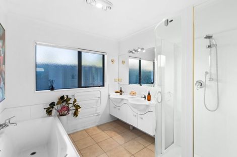 Photo of property in 24 Fairview Place, Havelock North, 4130