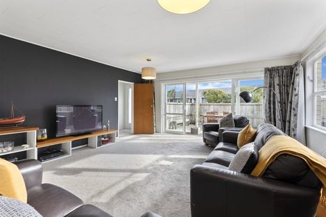 Photo of property in 1 Clematis Grove, Maungaraki, Lower Hutt, 5010