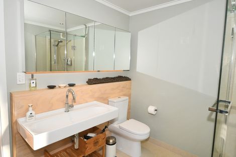 Photo of property in 6 Kendale Drive, Leigh, 0985