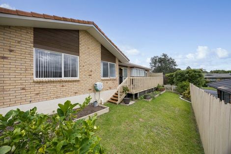 Photo of property in 2 Jubaea Place, Henderson, Auckland, 0610
