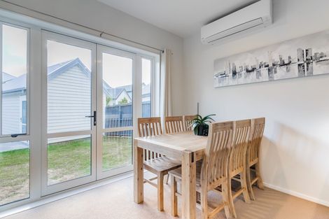 Photo of property in 5 Stitchbird Crescent, Papakura, 2110