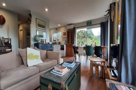 Photo of property in 37 West Lynn Road, Titirangi, Auckland, 0604
