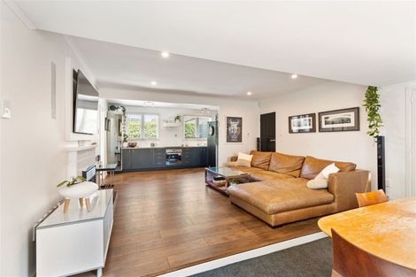 Photo of property in 9 Paewai Road, Glen Eden, Auckland, 0602