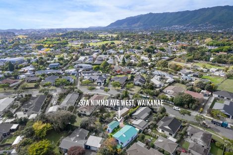 Photo of property in 37a Nimmo Avenue West, Waikanae, 5036