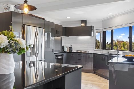 Photo of property in 135 Waikite Road, Welcome Bay, Tauranga, 3175