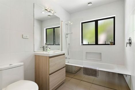 Photo of property in 16b Charmaine Road, Torbay, Auckland, 0630