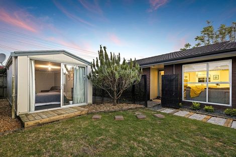 Photo of property in 160 Colwill Road, Massey, Auckland, 0614