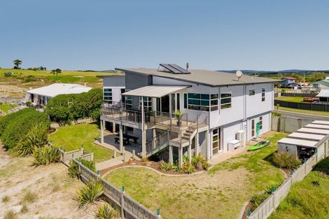 Photo of property in 3 Pukehina Parade, Pukehina, Te Puke, 3189