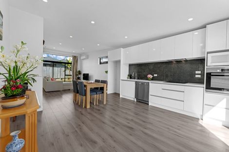 Photo of property in 17 Hoiho Road, Pukekohe, 2120