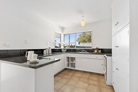 Photo of property in 385 Main North Road, Redwood, Christchurch, 8051