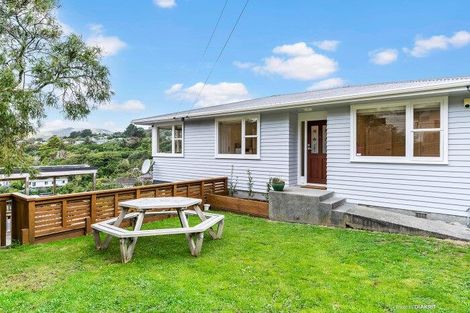 Photo of property in 70 Bassett Road, Johnsonville, Wellington, 6037