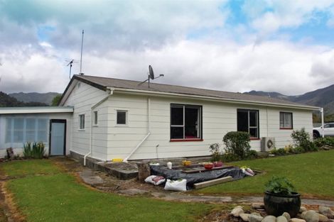 Photo of property in 22 Denston Street, Blackball, 7804