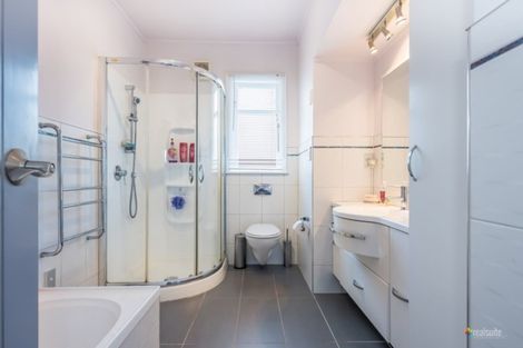 Photo of property in 33 Fairfield Avenue, Fairfield, Lower Hutt, 5011