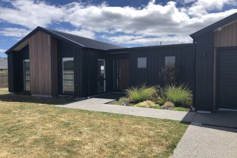 Photo of property in 1 Pohe Street, Waikanae, 5036