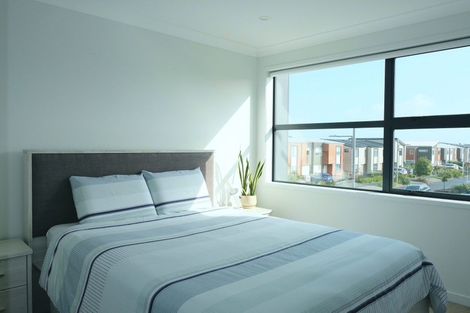 Photo of property in 16 Whimbrel Road, Flat Bush, Auckland, 2019