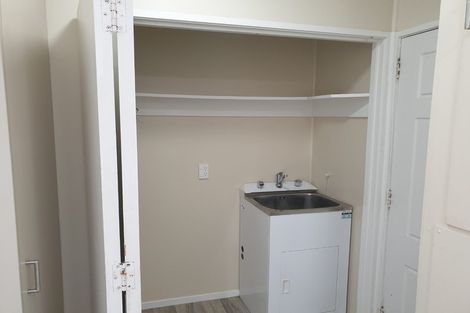 Photo of property in 2/15 Carbine Road, Mount Wellington, Auckland, 1060