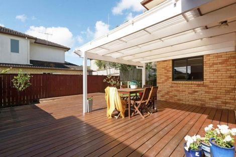 Photo of property in 52 Baverstock Road, Flat Bush, Auckland, 2016