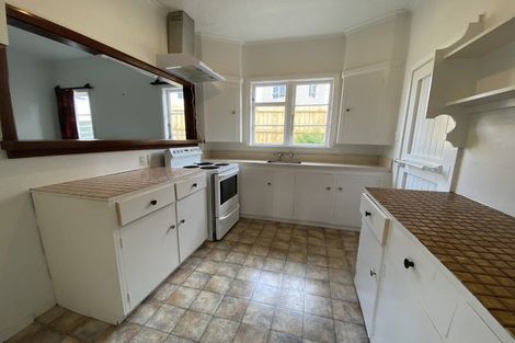 Photo of property in 7 Bassett Road, Johnsonville, Wellington, 6037