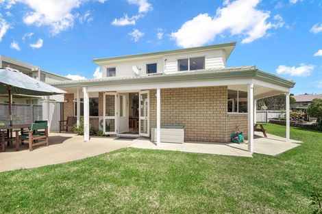 Photo of property in 4 Caversham Drive, Torbay, Auckland, 0630