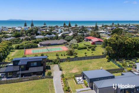 Photo of property in 8 Beau Lane, Waihi Beach, 3611