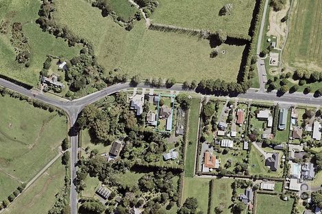 Photo of property in 7 Taupaki Road, Taupaki, Henderson, 0782