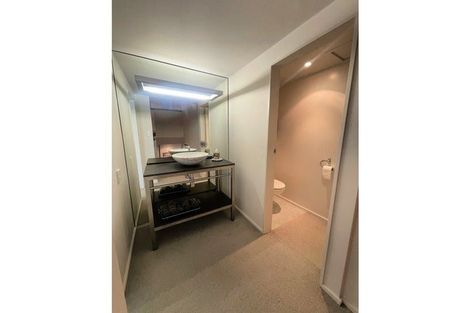Photo of property in Beau Port Apartments, 30 The Crescent, Roseneath, Wellington, 6011