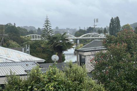 Photo of property in 2/1196 Victoria Street, Whitiora, Hamilton, 3200