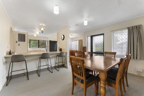 Photo of property in 68 Geraldine Crescent, Cloverlea, Palmerston North, 4412