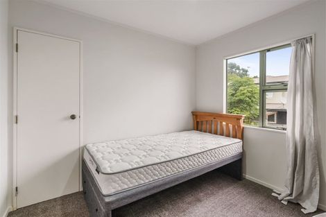 Photo of property in 13 Redfern Lane, Glenfield, Auckland, 0629