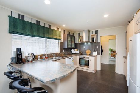 Photo of property in 27 Leander Place, Milson, Palmerston North, 4414