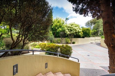 Photo of property in 5 The Oaks, Awapuni, Palmerston North, 4412