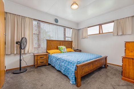 Photo of property in 10 Wairau Place, Kelvin Grove, Palmerston North, 4414