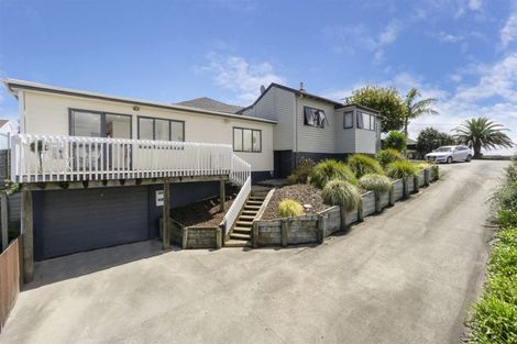 Photo of property in 1/59 Verran Road, Birkenhead, Auckland, 0626