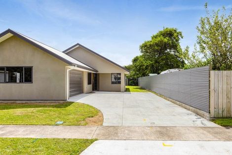 Photo of property in 1 Douglas Street, Hawera, 4610