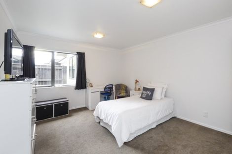 Photo of property in 4 Chestnut Close, Kelvin Grove, Palmerston North, 4414