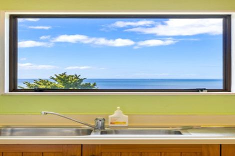 Photo of property in 258 Whangaparaoa Road, Red Beach, 0932