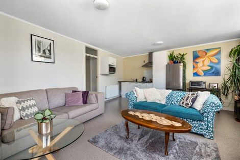 Photo of property in 6a Hauraki Road, Hauraki, Auckland, 0622