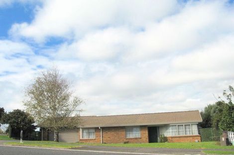 Photo of property in 1/166 Bradbury Road, Botany Downs, Auckland, 2010