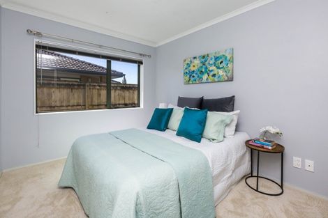 Photo of property in 12 Percy Kinsman Crescent, Riverstone Terraces, Upper Hutt, 5018