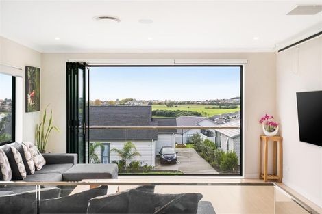 Photo of property in 38 Resolution Drive, Gulf Harbour, Whangaparaoa, 0930