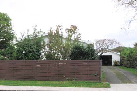 Photo of property in 13 Rawene Street, Waikanae, 5036