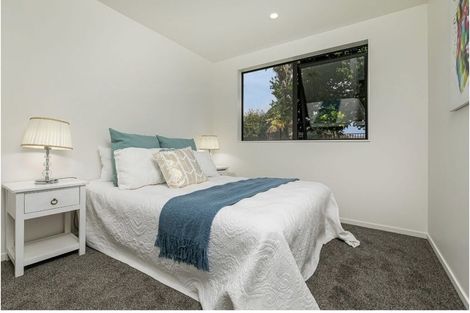 Photo of property in 17 Korokio Lane, Henderson, Auckland, 0612