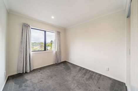 Photo of property in 9 Lowry Heights, Stokes Valley, Lower Hutt, 5019