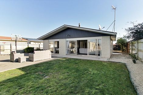 Photo of property in 35 Thomas Place, Foxton Beach, Foxton, 4815