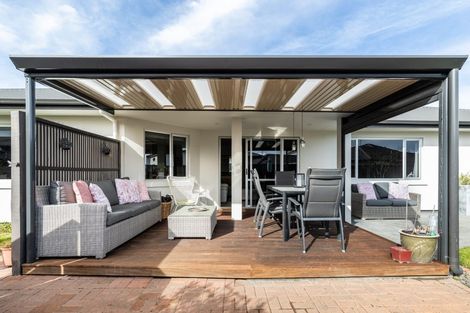 Photo of property in 19 Pania Place, Poraiti, Napier, 4112