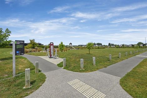 Photo of property in 7 Weruweru Street, Marshland, Christchurch, 8083