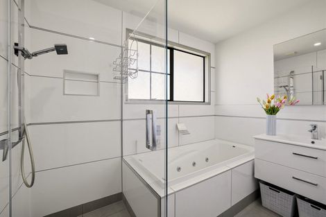 Photo of property in 4 Larkhill Place, Russley, Christchurch, 8042