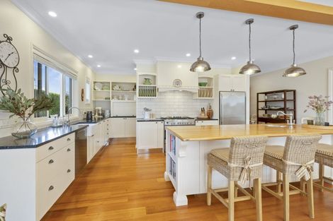 Photo of property in 8b Sampson Avenue, Waiwhakaiho, New Plymouth, 4312