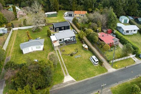 Photo of property in 18 Oxford Road, Lake Rotoma, Rotorua, 3074